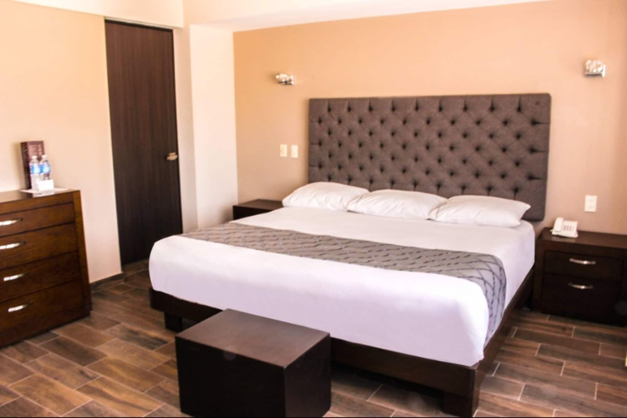 Hotel Senorial Platino Леон Экстерьер фото